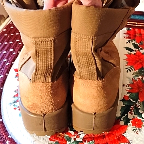 SALE...Vibram men's 6.5 or women's 8.5 boots in VGC, brown. - Picture 5 of 7